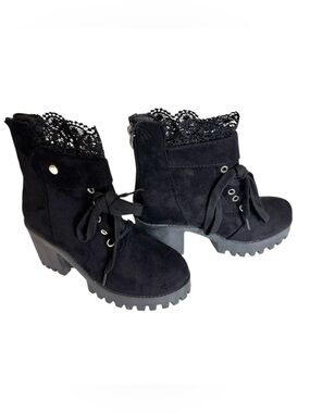 Black Lace Top Chunky Heel Lace Up Boots Size 6